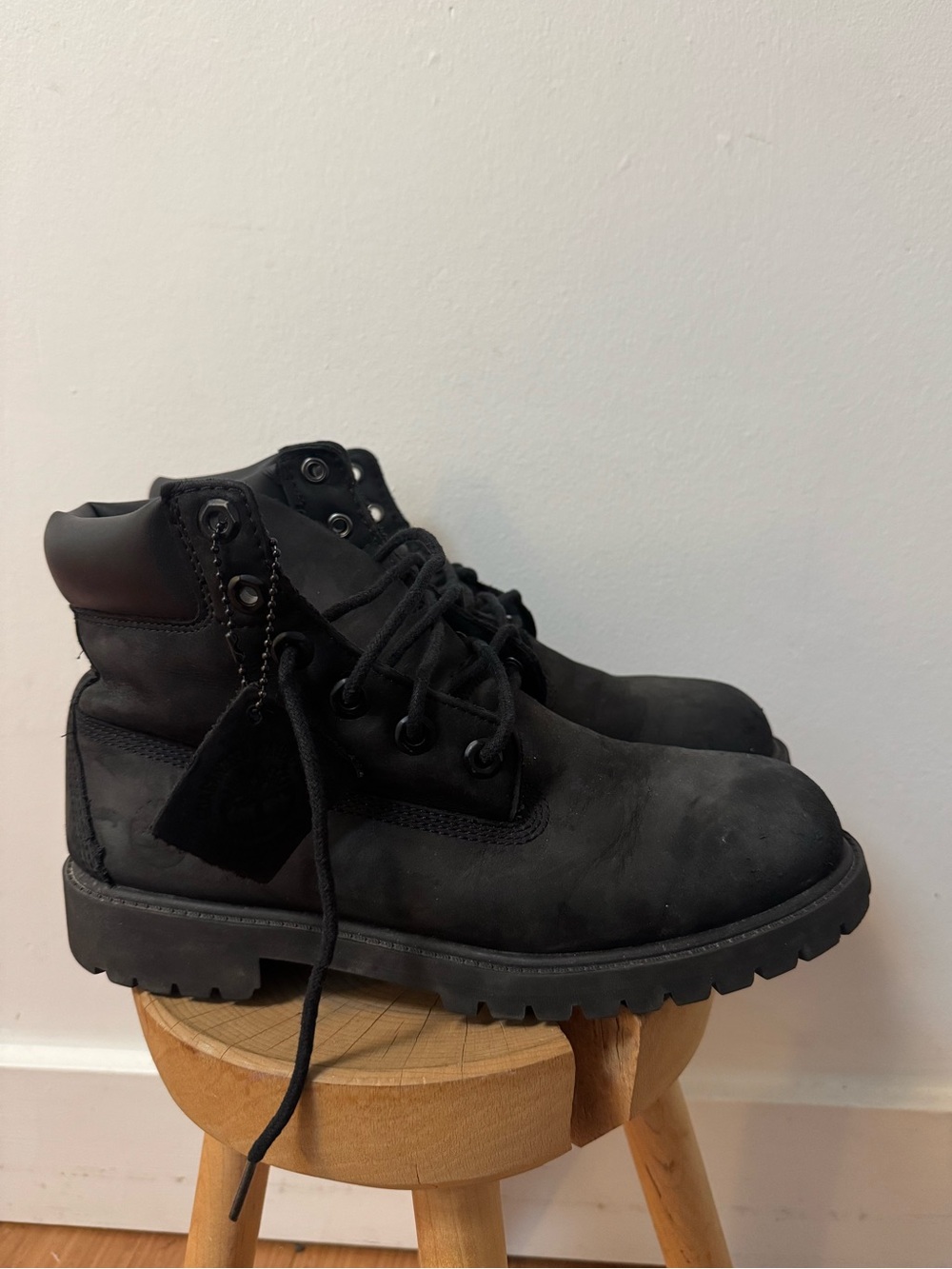 TIMBERLAND black nubuck boots junior 6